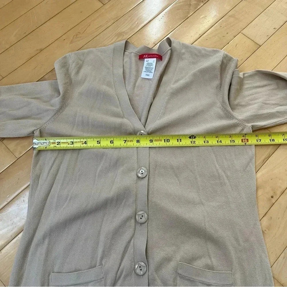 Anne Klein Womens V-Neck Lightweight Beige Cardigan Sweater Women’s S Button Up - Picture 4 of 6